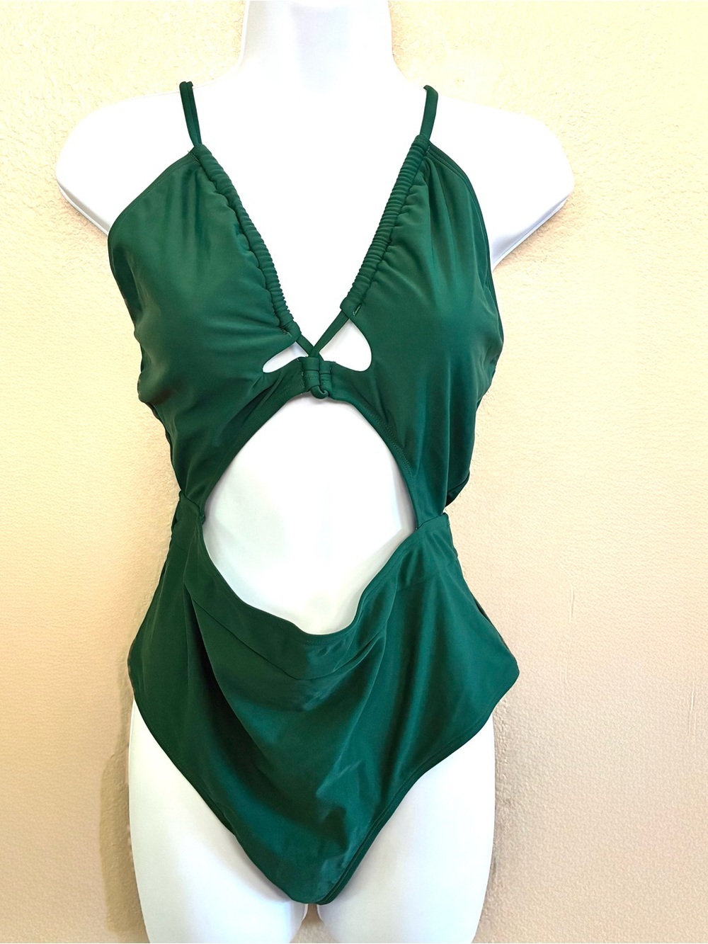 CUPSHE  Plunge Neckline Cutout Criss Cross High waist One Piece Swimsuit XL